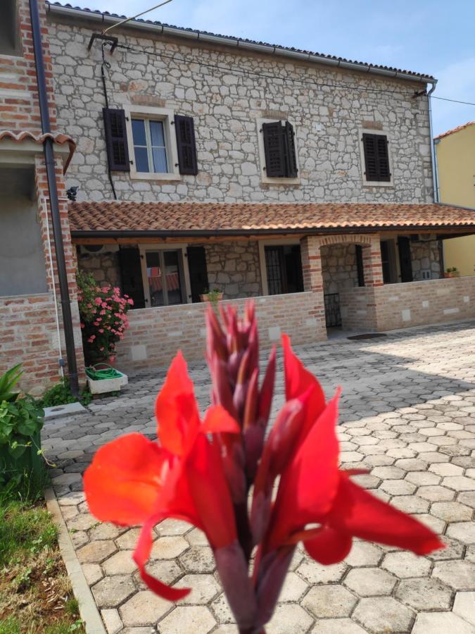 Apartmani Memic 100 M Do Plaze, Apartments Memic Only 100M From Beach Poreč Exterior foto